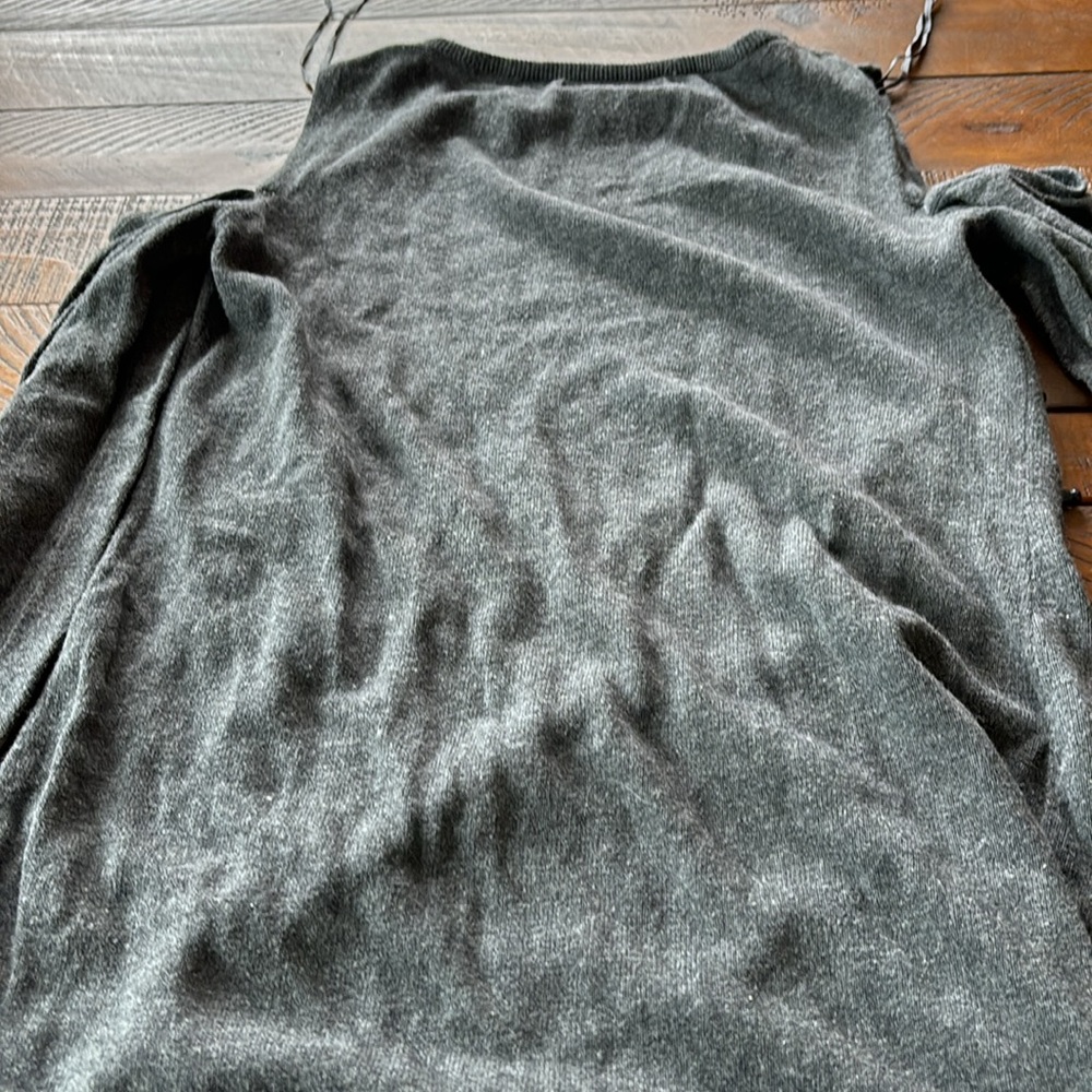 Ruby Moon Size Small Gray Cold Shoulder Sweater D… - image 6